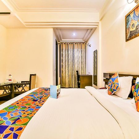 Fabhotel Oasis Dlf Phase 3 Gurgaon Buitenkant foto