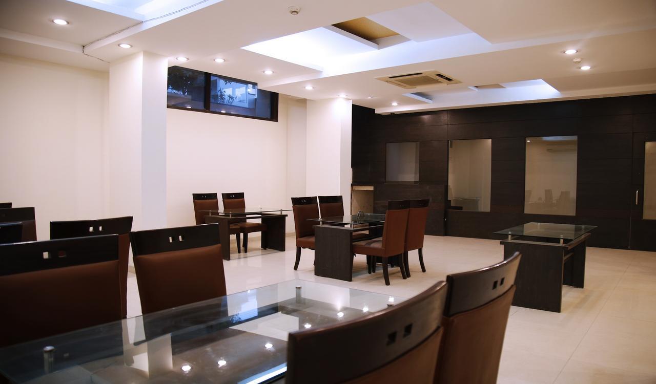 Fabhotel Oasis Dlf Phase 3 Gurgaon Buitenkant foto