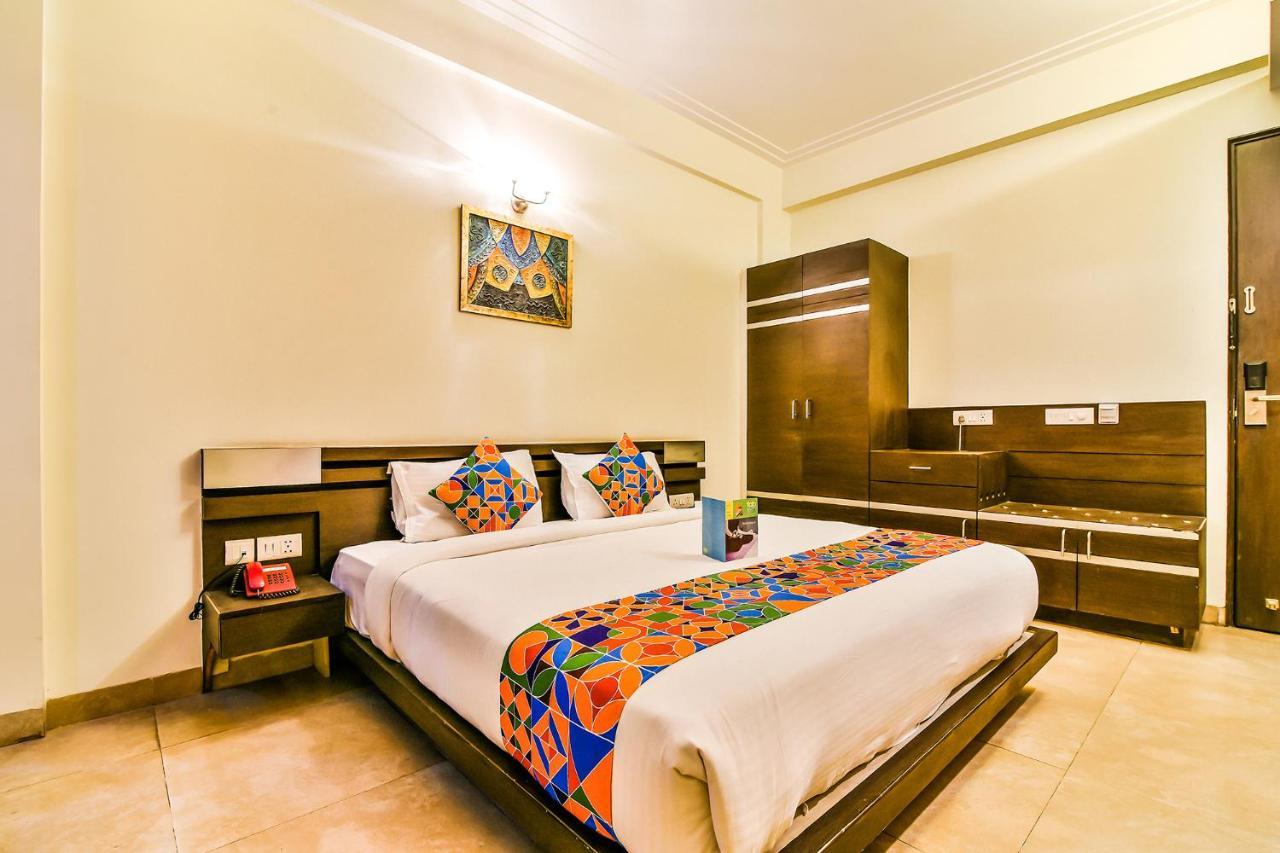 Fabhotel Oasis Dlf Phase 3 Gurgaon Buitenkant foto