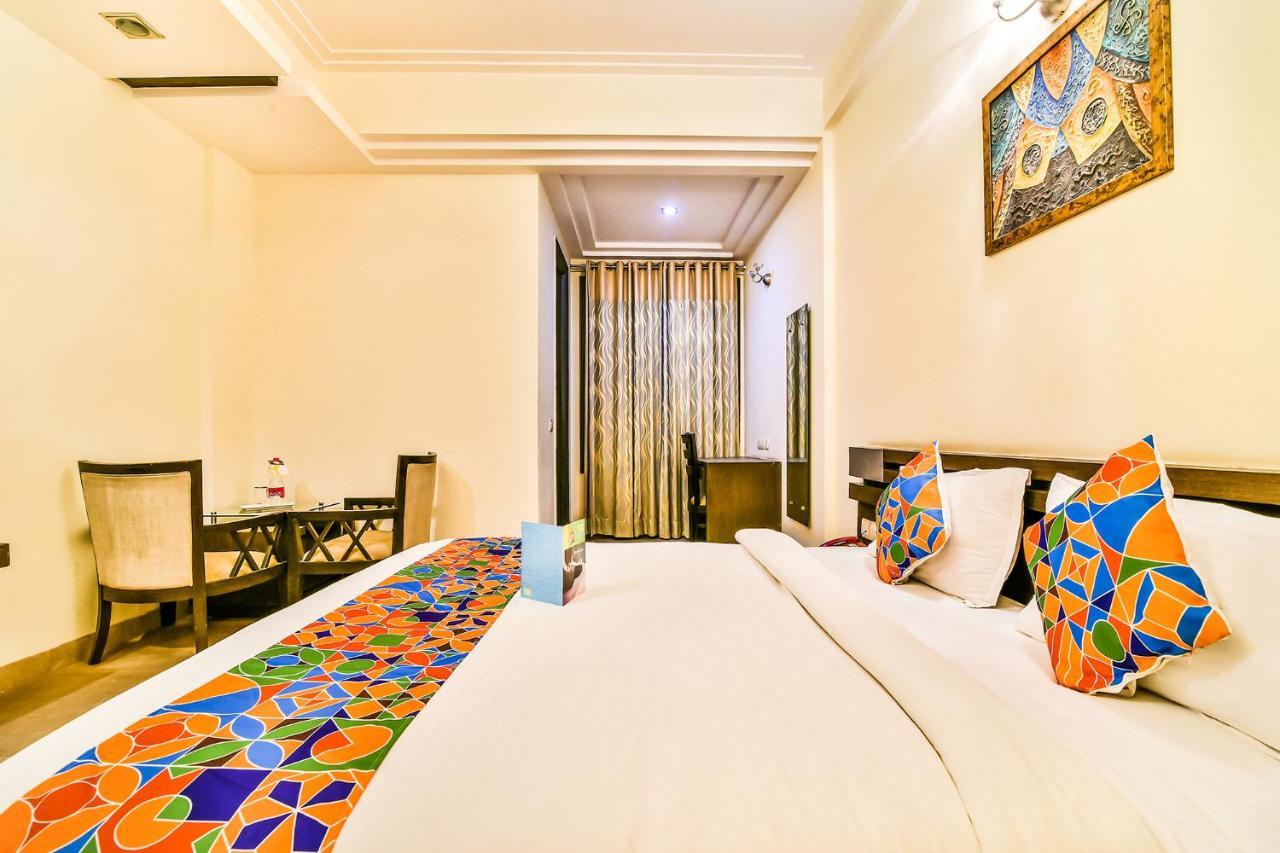 Fabhotel Oasis Dlf Phase 3 Gurgaon Buitenkant foto