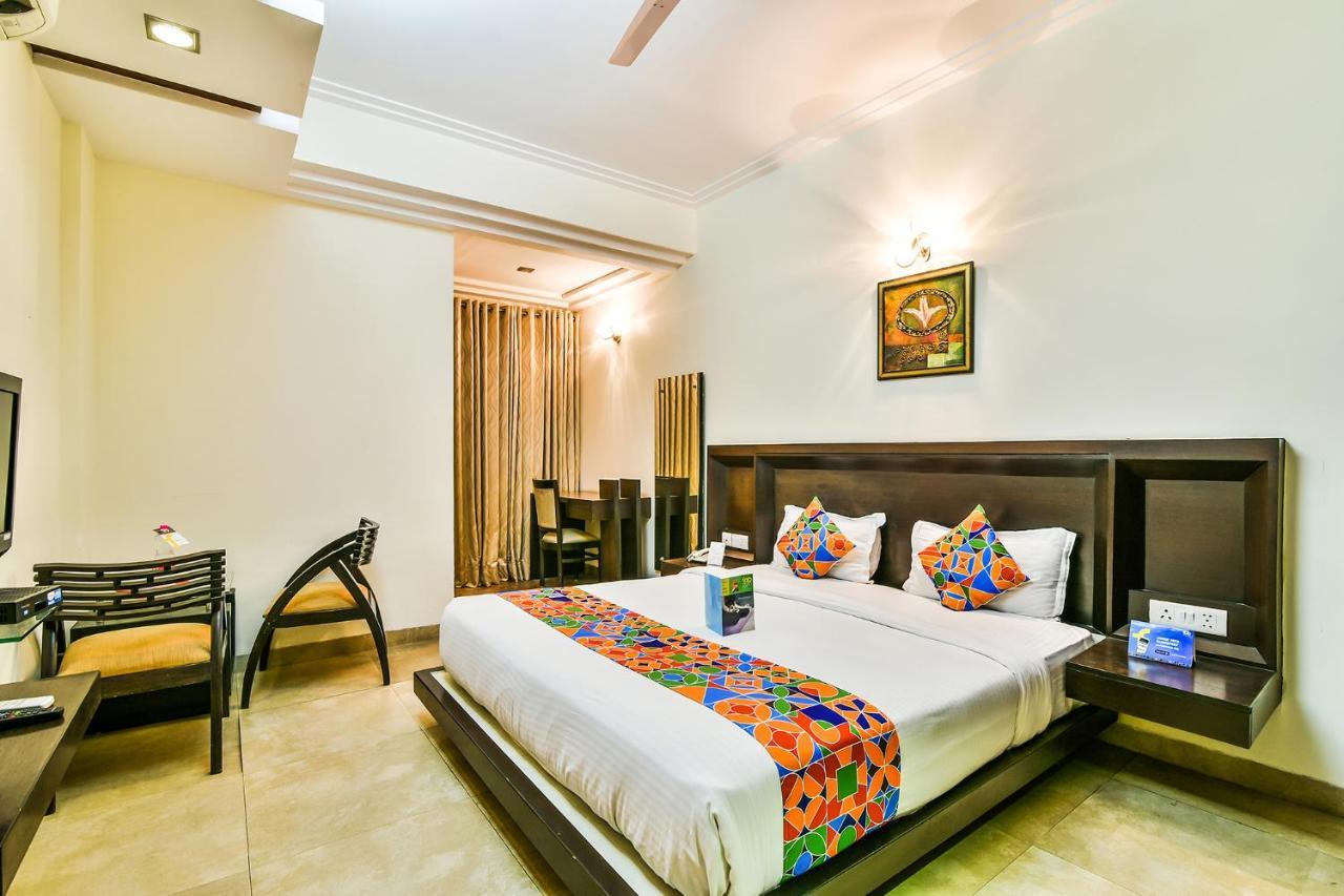 Fabhotel Oasis Dlf Phase 3 Gurgaon Buitenkant foto